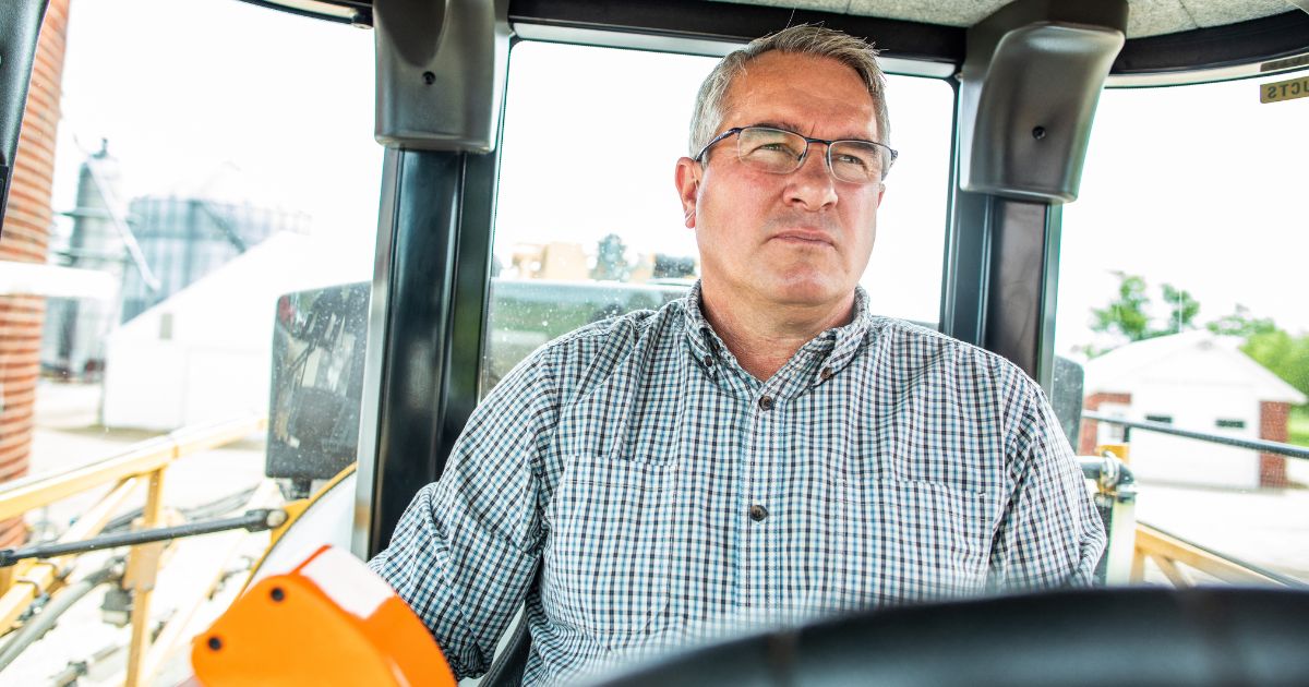 Former CHS Board chair Dan Schurr recognized for co-op leadership